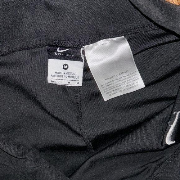Black Nike  Dry-Fit Wide Leg Capri Leggings M - Picture 6 of 12